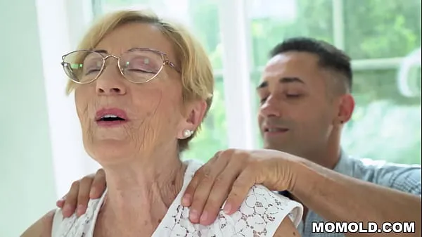 HD Kinky Old Chubby GILF Malya has a lucky day, gets to hop on a young dong kraftvideoer