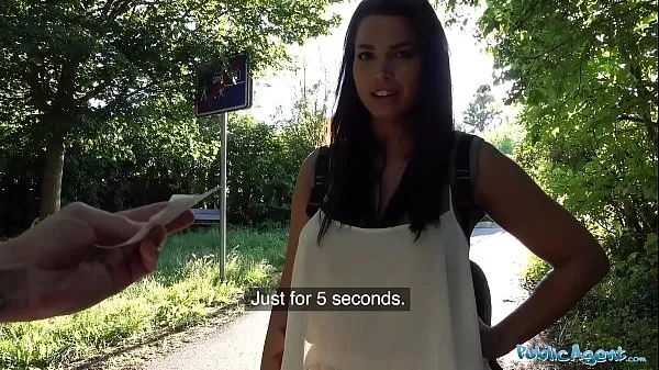 HD Public Agent Chloe Lamour gets her big boobs jizzed on for cash teljesítményű videók