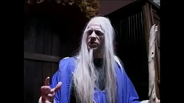 Videa s výkonem Gandalf the Gray found the bottom of the well of the power of the ring to young busty blonde lady Avy Scott and she seduces debauched king HD