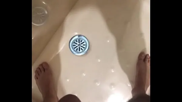 HD Pissing in the shower, periscope power Videos