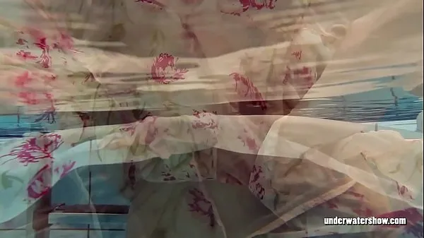 HD Lucy Gurchenko Russian hairy babe in the pool naked teljesítményű videók