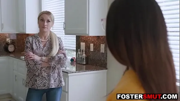 HD Teen stepdaughter threesome fucked by foster parents teljesítményű videók