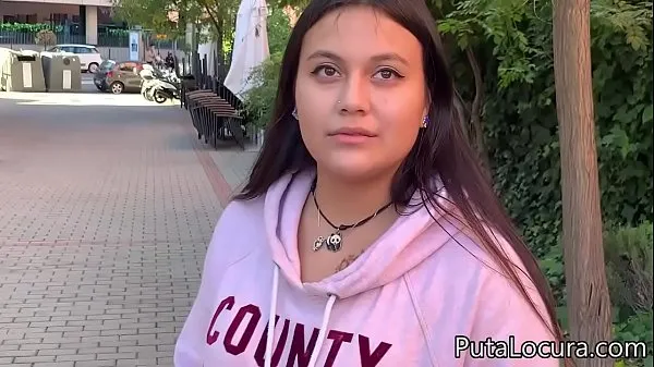 مقاطع فيديو عالية الدقة An innocent Latina teen fucks for money