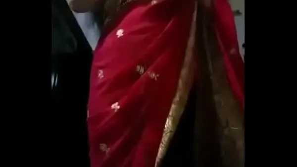 Videa s výkonem Desi pooja bhabhi getting naked on call HD