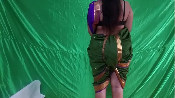 HD Indian Aunty's hot figure fucks in such a way that water comes out of my cock พลังวิดีโอ