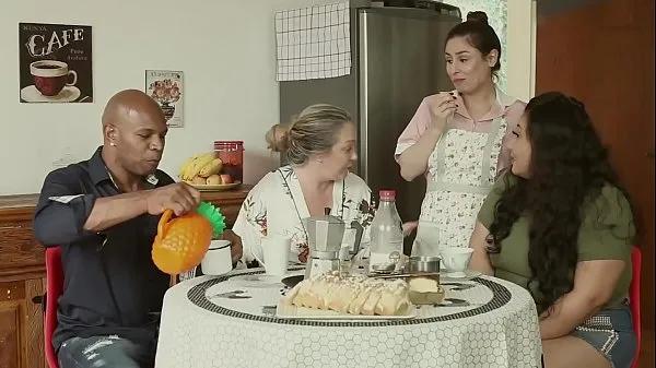 HD THE BIG WHOLE FAMILY - THE HUSBAND IS A CUCK, THE step MOTHER TALARICATES THE DAUGHTER, AND THE MAID FUCKS EVERYONE | EMME WHITE, ALESSANDRA MAIA, AGATHA LUDOVINO, CAPOEIRA teljesítményű videók