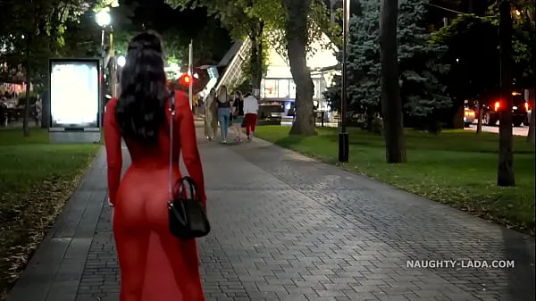 Videá s výkonom Red transparent dress in public HD