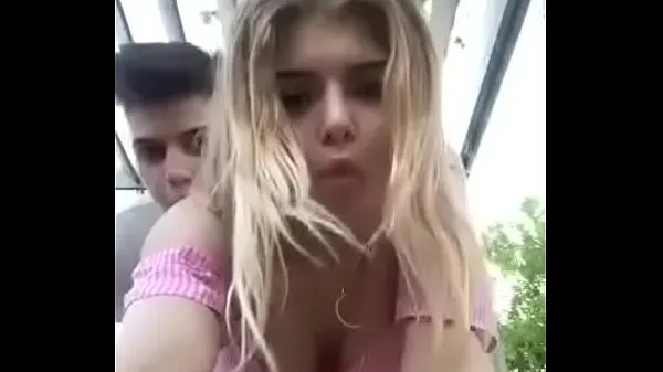 HD Russian Couple Teasing On Periscope močni videoposnetki