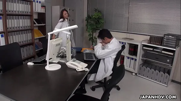مقاطع فيديو عالية الدقة Japanese doctor, Koi Miyamura sucks dick, uncensored