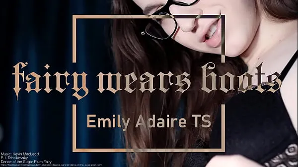 مقاطع فيديو عالية الدقة TS in dessous teasing you - Emily Adaire - lingerie trans