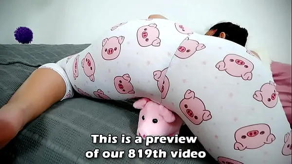 HD Amazing Ass Bubble Butt Amateur Girl Playing With Her Pig power Videos