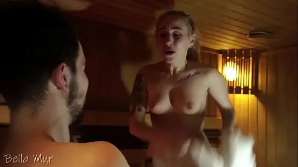 HD Curvy hottie fucking a stranger in a public sauna močni videoposnetki