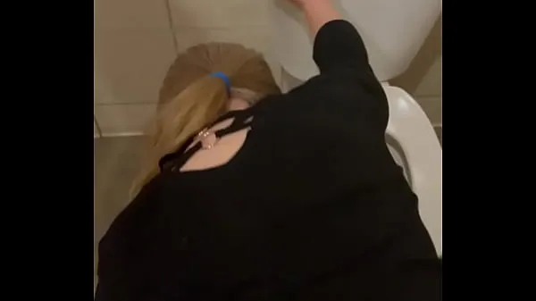 ایچ ڈی Fucked white milf in pool bathroom پاور ویڈیوز