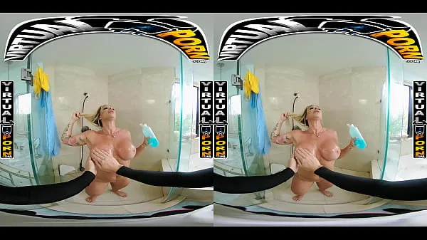 HD-Busty Blonde MILF Robbin Banx Seduces Step Son In Shower powervideo's