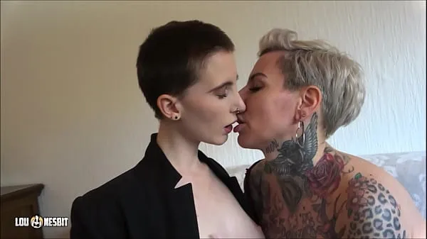 Videá s výkonom Hot Lesbian Compilation Lou Nesbit, Lia Louise HD