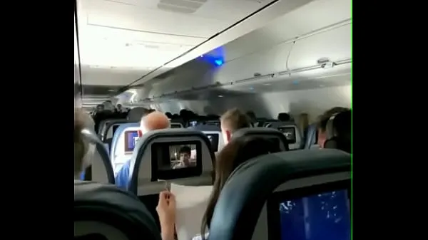 Videa s výkonem Hot young girl Inside the aeroplane HD
