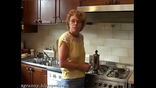 Video HD Ugly granny ass fucks mạnh mẽ