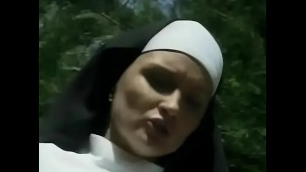 高清Nun Fucked By A Monk电源视频
