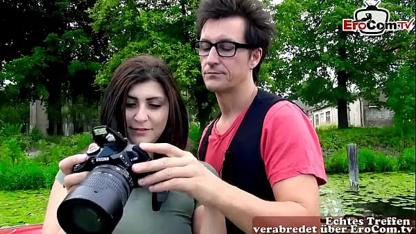 HD Немецкую 18-летнюю тинку с натуральными сиськами сняли во время флирта на улицемощные видео