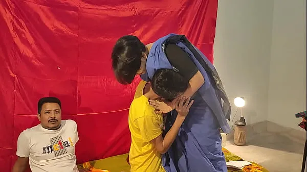 Video HD Husband fingering while his wife fuck Threesome sex Bengali , Shathi khatun and hanif and Shapan pramanik mạnh mẽ