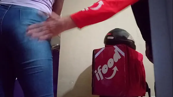 HD Married working at the açaí store and gave it to the iFood delivery man power videoer