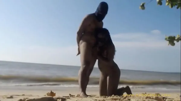 Vídeos poderosos I got fucked at the beach em HD