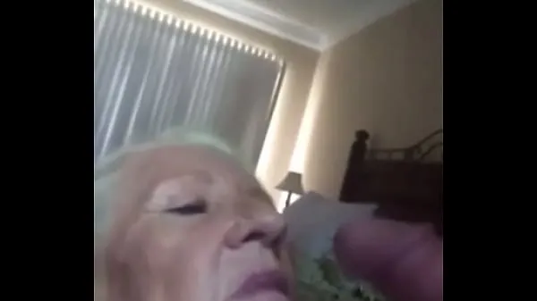Videá s výkonom Granny take the juice HD