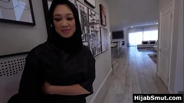 HD ヒジャーブを着たイスラム教徒の がセックスのレッスンを求める パワービデオ