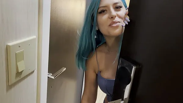 HD Casting Curvy: Blue Hair Thick Porn Star BEGS to Fuck Delivery Guy močni videoposnetki