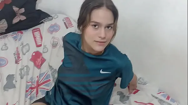 Videa s výkonem I find my stepsister with my clothes on and I take them off until I end up fucking her HD