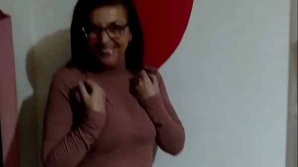 Videá s výkonom Spanish grannies fucking: Rocio swallows it all and smacks her lips while tasting milk (full on Red HD