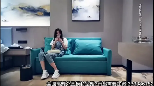 HD Tanhua denim overalls looks sweet and beautiful, flirting on the sofa and then playing on the bed, licking her slim body and getting back hard power Videos