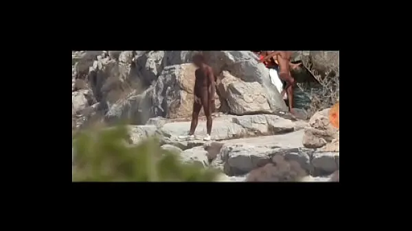 مقاطع فيديو عالية الدقة nudist beach