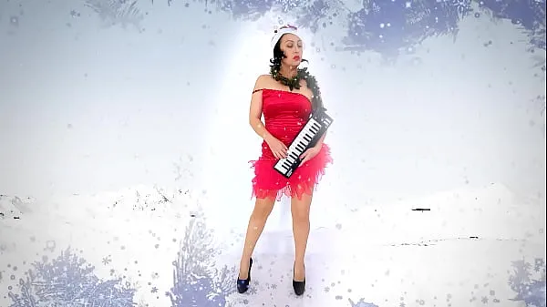 HD Pretty lady secretary dressed as a gnome, Santa's assistant on Christmas eve ισχυρά βίντεο