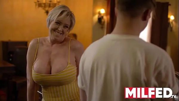 ایچ ڈی Mother-in-law Seduces him with her HUGE Tits (Dee Williams) — MILFED پاور ویڈیوز