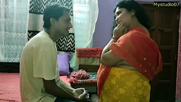 HD Indian Hot Bhabhi XXX sex with Innocent Boy! With Clear Audio močni videoposnetki