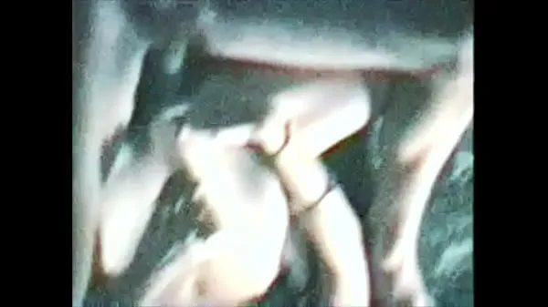 HD Alice fucking a dildo while using a vibrator močni videoposnetki
