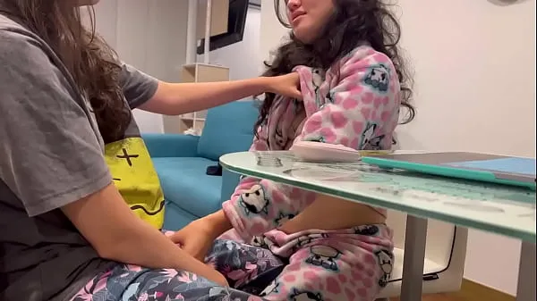 Videa s výkonem My friend touched my vagina at her parents' house HD