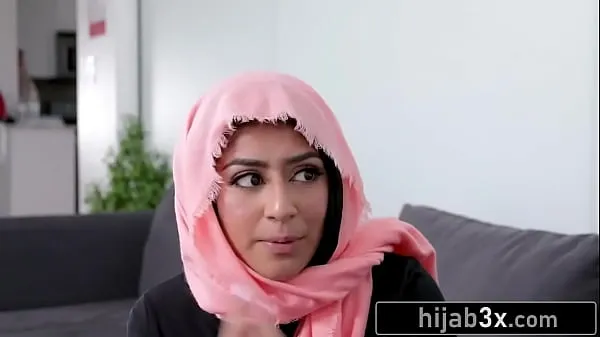 高清Hot Muslim Teen Must Suck & Fuck Neighbor To Keep Her Secret (Binky Beaz电源视频