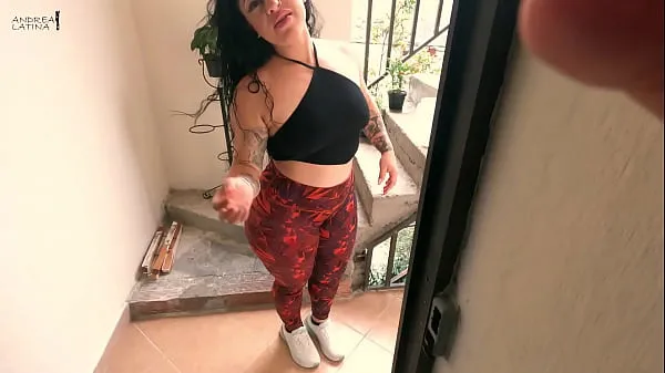 Videa s výkonem I fuck my horny neighbor when she is going to water her plants HD
