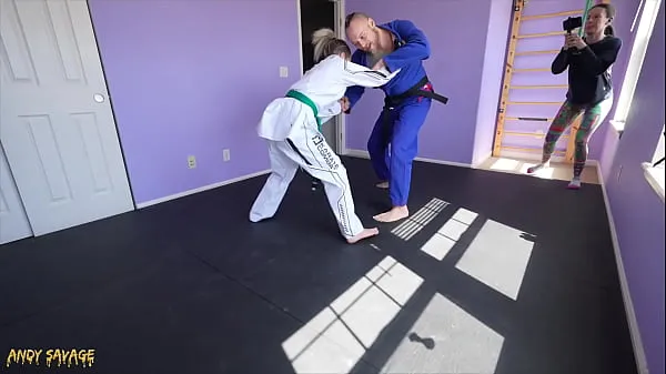 Vídeos poderosos aula de luta se transforma em sexo com o treinador (Andy Savage em HD