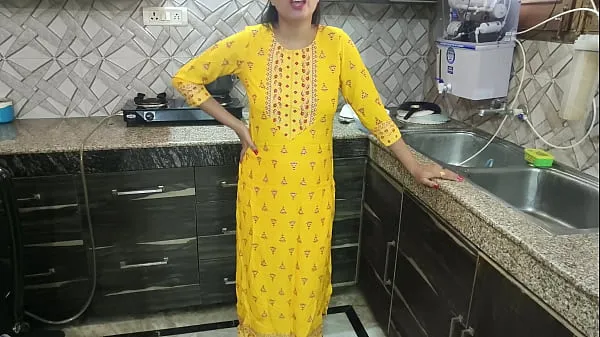 Videa s výkonem Desi bhabhi was washing dishes in kitchen then her brother in law came and said bhabhi aapka chut chahiye kya dogi hindi audio HD