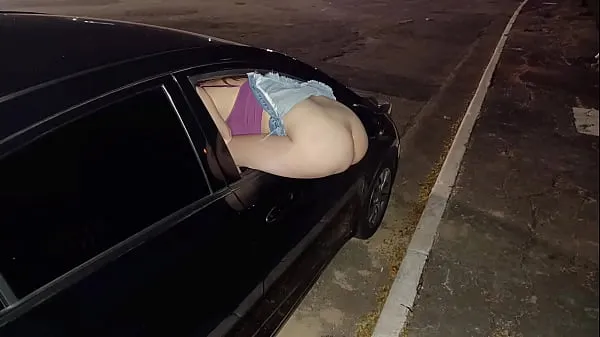 Videa s výkonem Wife ass out for strangers to fuck her in public HD