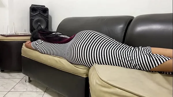 HD Beautiful Stepdaughter Tempts her Stepfather in a Very Tight and Sexy Dress and with a Huge Irresistible Ass güçlü Videolar