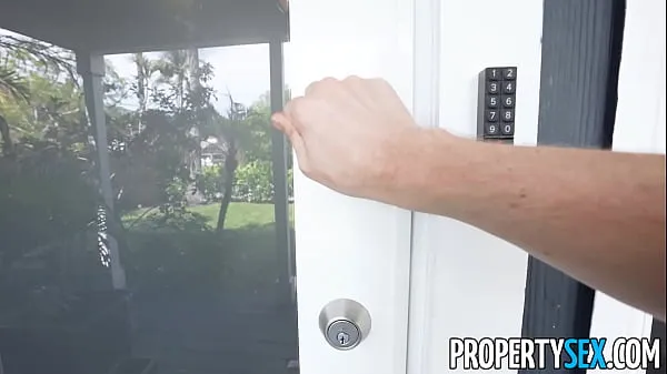 Vídeos de potencia PropertySex Sexy Ebony Real Estate Agent with Great Boobs Bangs Home Buyer at Showing HD