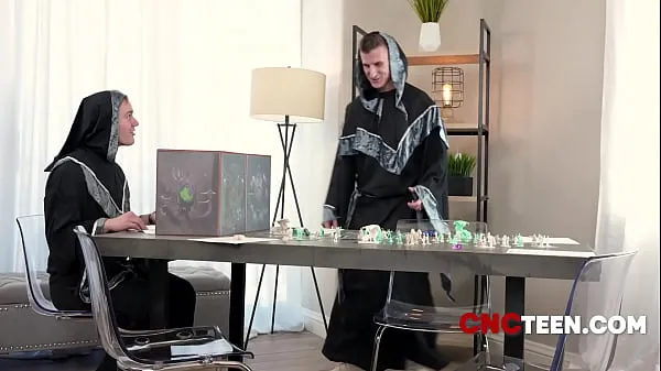 HD-DND Cosplay Anal Freeuse Playing A Board Game powervideo's