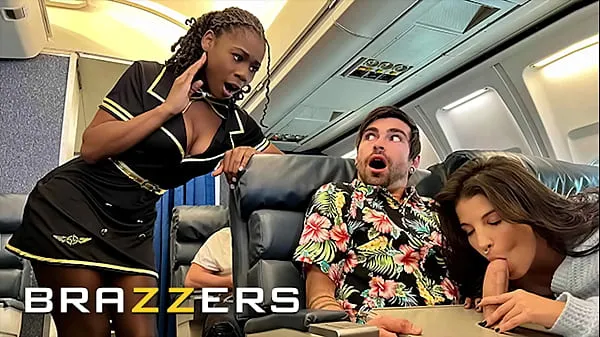 مقاطع فيديو عالية الدقة Lucky Gets Fucked With Flight Attendant Hazel Grace In Private When LaSirena69 Comes & Joins For A Hot 3some - BRAZZERS