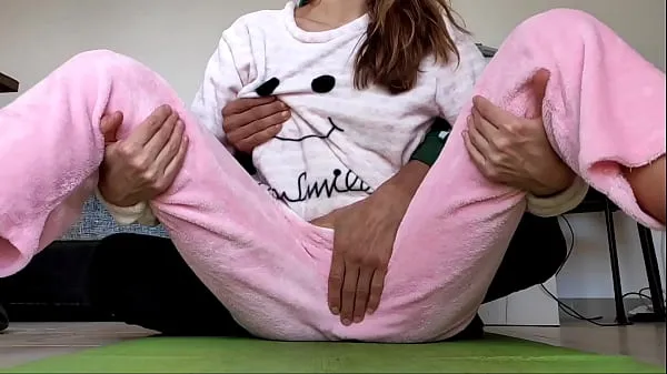 Video HD asian amateur real homemade teasing pussy and small tits fetish in pajamas kekuatan