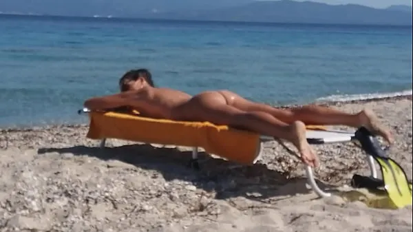 高清Drone exibitionism on Nudist beach电源视频